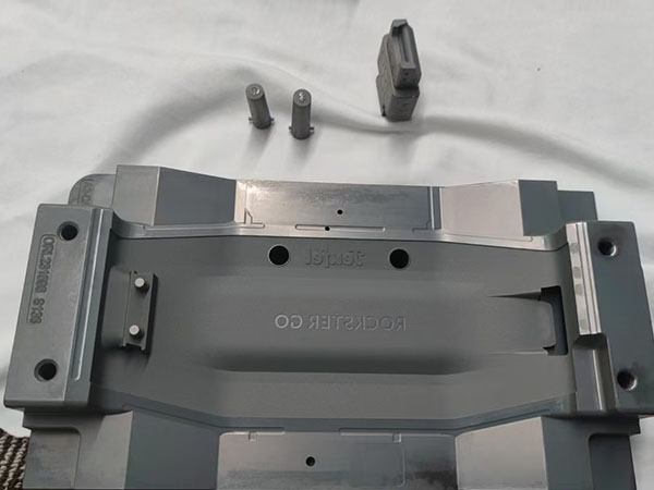 TPE软胶模具不粘模...